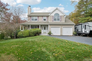 23 Franklin Rd, Sound Beach, NY 11789