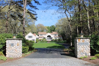 98 Bunker Hill Rd, Osterville, MA 02655