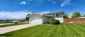 690 I St, Gering, NE 69341