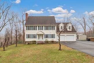 70 Cedar Ln, Beacon Falls, CT 06403