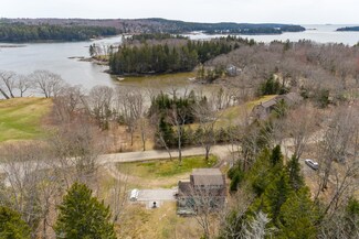 1143 Back Cove Rd, Waldoboro, ME 04572