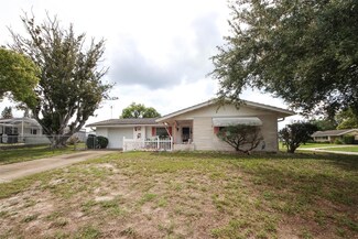 10638 Oak Hill Dr, Port Richey, FL 34668