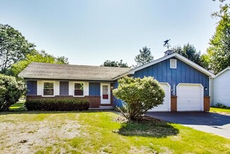 2220 Mecan Dr, Naperville, IL 60564