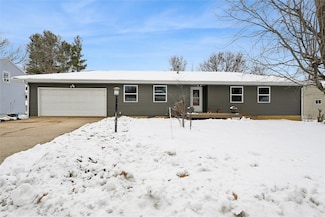 705 8th St NW, Mount Vernon, IA 52314