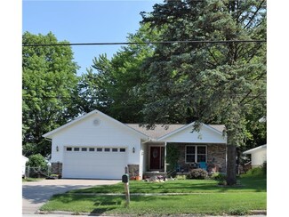 606 W Main St, Lisbon, IA 52253
