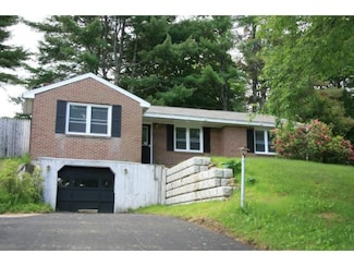 10 Glenwood Dr, Claremont, NH 03743