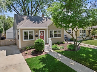 615 E Hampton Rd, Milwaukee, WI 53217