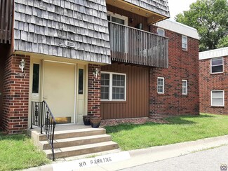 5466 SW 12th Terrace Unit 2, Topeka, KS 66604