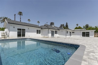 18858 Calvert St, Los Angeles, CA 91335