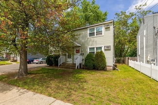193-195 Nottingham St, Springfield, MA 01104