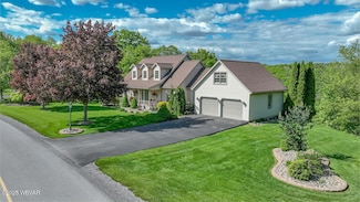 2280 Teaberry Ln, Lock Haven, PA 17745