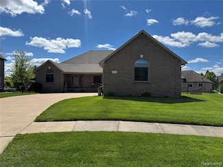 56098 Walker Ct, Macomb, MI 48042