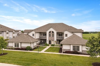 N161W19112 Oakland Dr, Jackson, WI 53037
