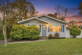 74 Weichers Ave, Ronkonkoma, NY 11779