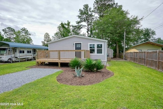 96 Lea Dr, Hampstead, NC 28443