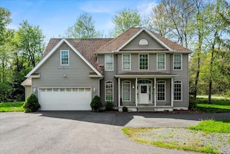 392 Hemlock Dr, Tobyhanna, PA 18466