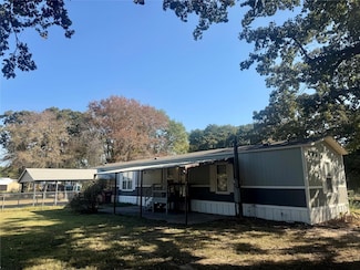 8102 Carter Dr, Bonham, TX 75418