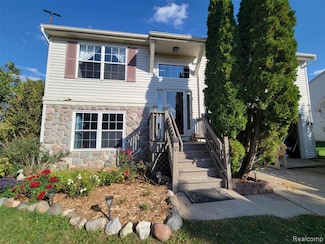 708 Ridgecrest Dr Unit 83, Fenton, MI 48430