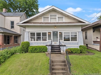 917 E Chestnut St, Jeffersonville, IN 47130