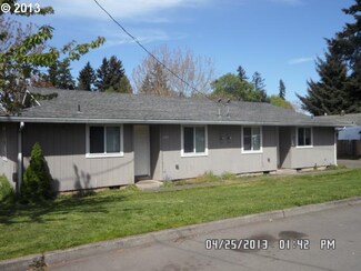 2902 E 32nd St, Vancouver, WA 98661