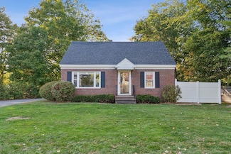 31 Whipple St, Winslow, ME 04901