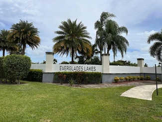 5211 SW 34th St Unit 14-02, Davie, FL 33314