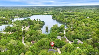4311 Lakeview Dr, Hillsboro, MO 63050