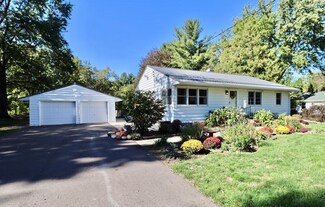 2590 White Oaks Dr, Beloit, WI 53511