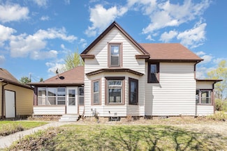 4 Elizabeth St W, Saint Paul, MN 55107
