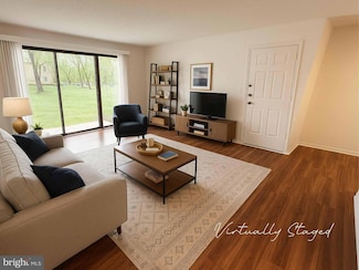 39 Rickard Ct, Lawrence Township, NJ 08648
