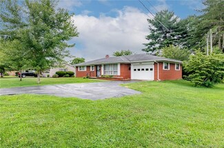 425 E Main St, Austin, IN 47102
