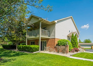 9843 Parkway Dr, Highland, IN 46322
