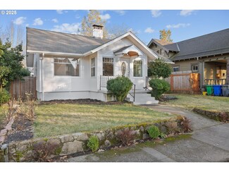 5826 N Moore Ave, Portland, OR 97217