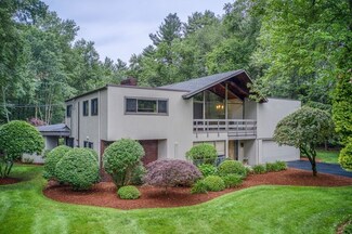 8 Harvard Dr, Bedford, MA 01730