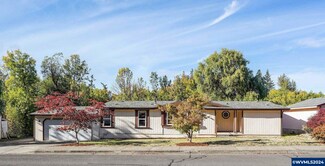 3329 Senecal Creek Dr, Woodburn, OR 97071