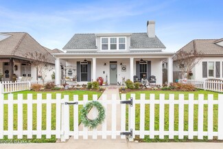 324 Dunvegan Ct, Lafayette, LA 70503