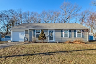 33 Cranch St, East Weymouth, MA 02189
