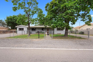 2836 La Fonda Dr SW, Albuquerque, NM 87105