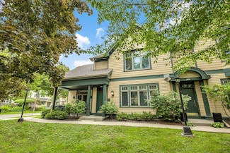 2309 E Stratford Ct Unit 2309, Milwaukee, WI 53211