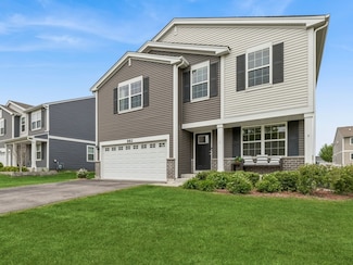 882 Sterling Heights Dr, Antioch, IL 60002