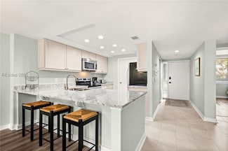 21 S Forest Beach Dr Unit 220, Hilton Head Island, SC 29928