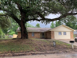 718 Texas Oak St, Nacogdoches, TX 75964
