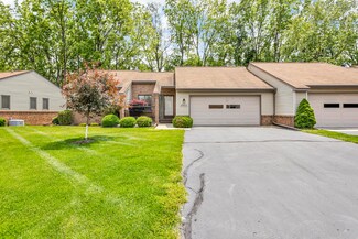 2905 S Wood Dale Dr, Jackson, MI 49203