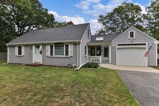 70 Walton Ave, Hyannis, MA 02601