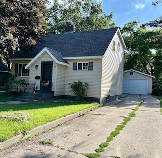 520 12th St SW, Willmar, MN 56201