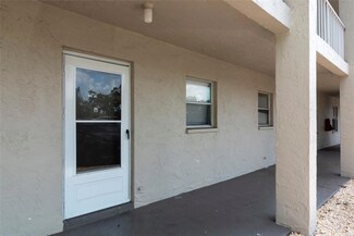 3072 Lake Bayshore Dr Unit 119, Bradenton, FL 34205