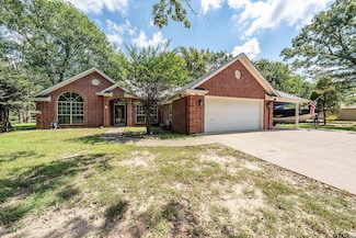 4 Huckleberry Ln, Malakoff, TX 75148