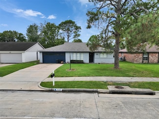 16406 Blackhawk Blvd, Friendswood, TX 77546