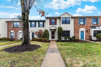 15 Veros Ln, Franklin Park, NJ 08823