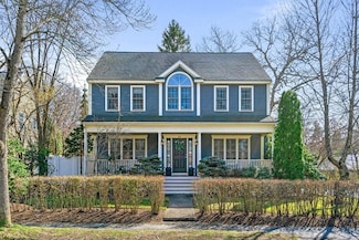 20 Walnut St, Needham, MA 02492